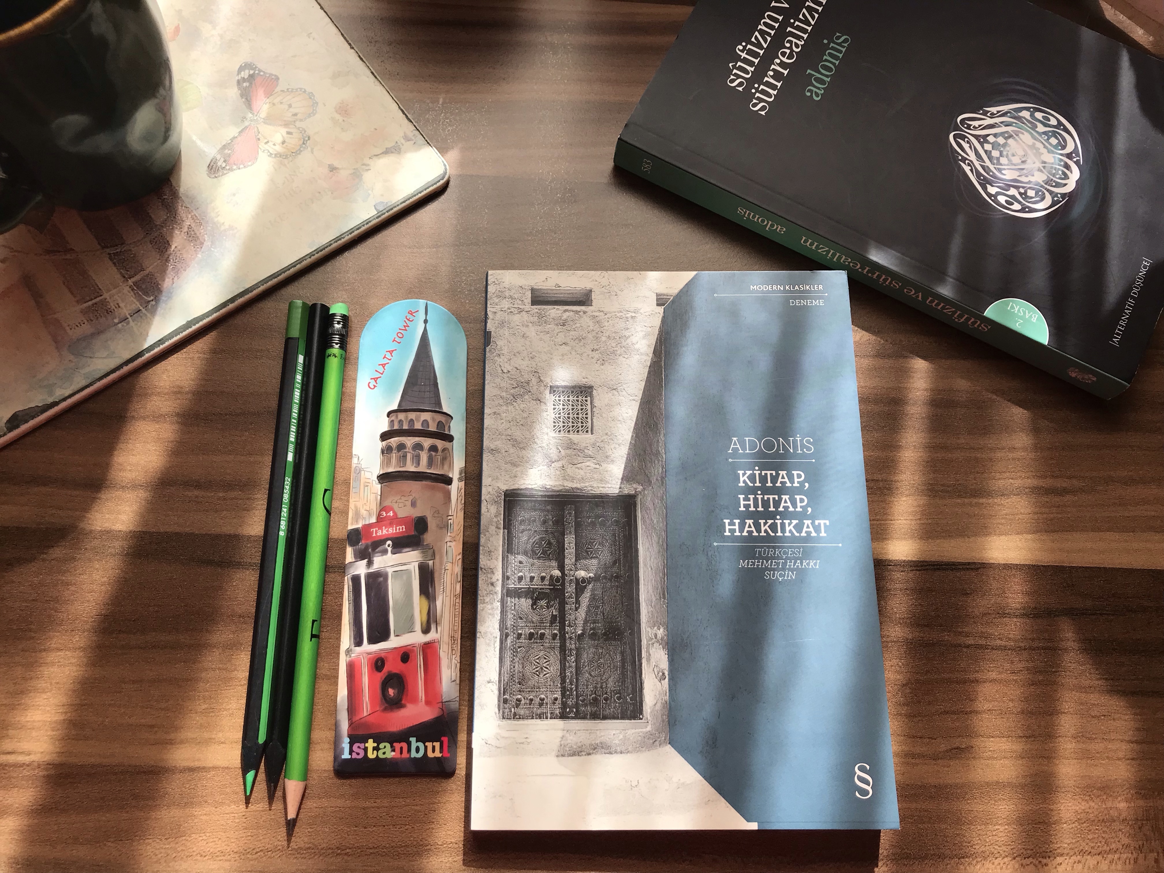 Kitap, Hitap, Hakikat,&nbsp;Adonis