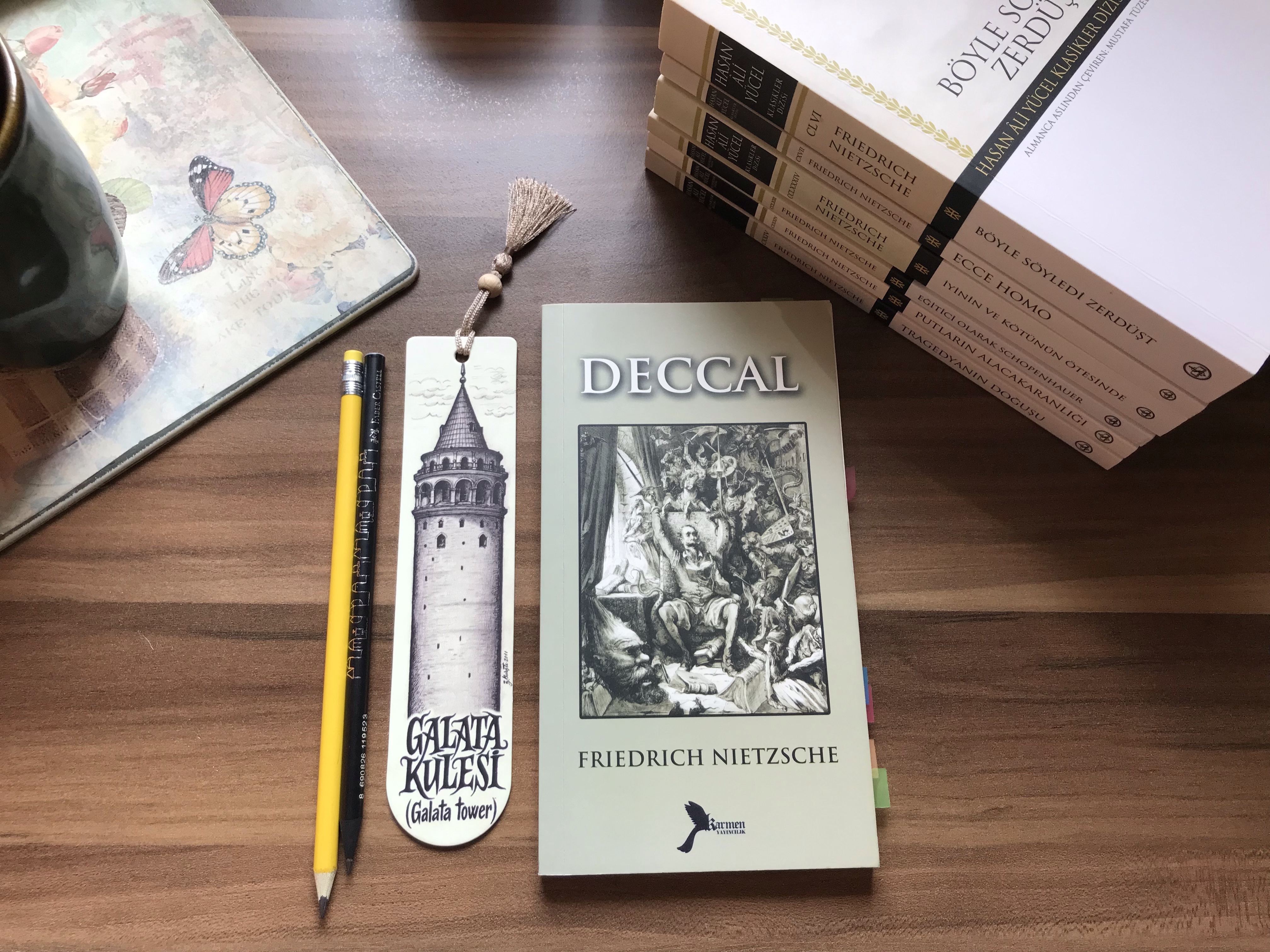 Deccal, Friedrich Nietzsche&nbsp;​