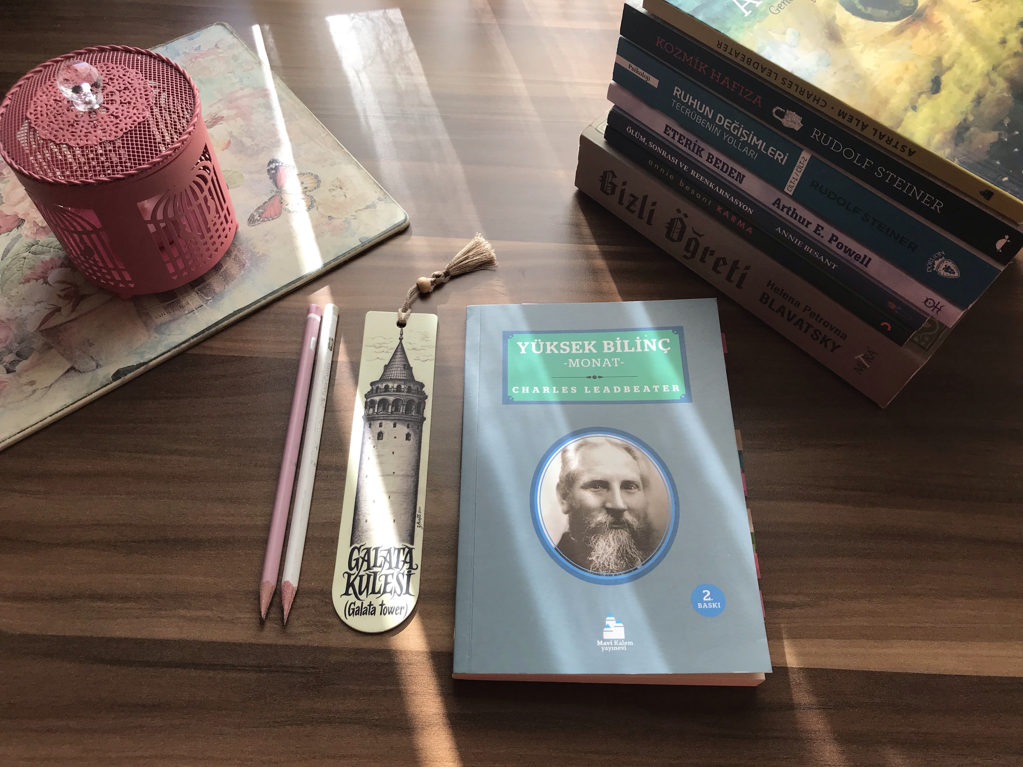 Yüksek Bilinç, Monat, Charles&nbsp;Leadbeater