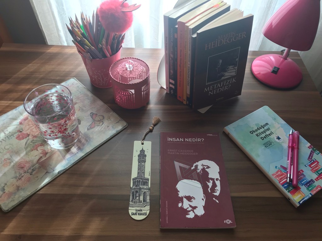 İnsan Nedir? Davos’ta Kant Üzerine Bir Kör Dövüşü, Ernst Cassirer, Martin&nbsp;Heidegger