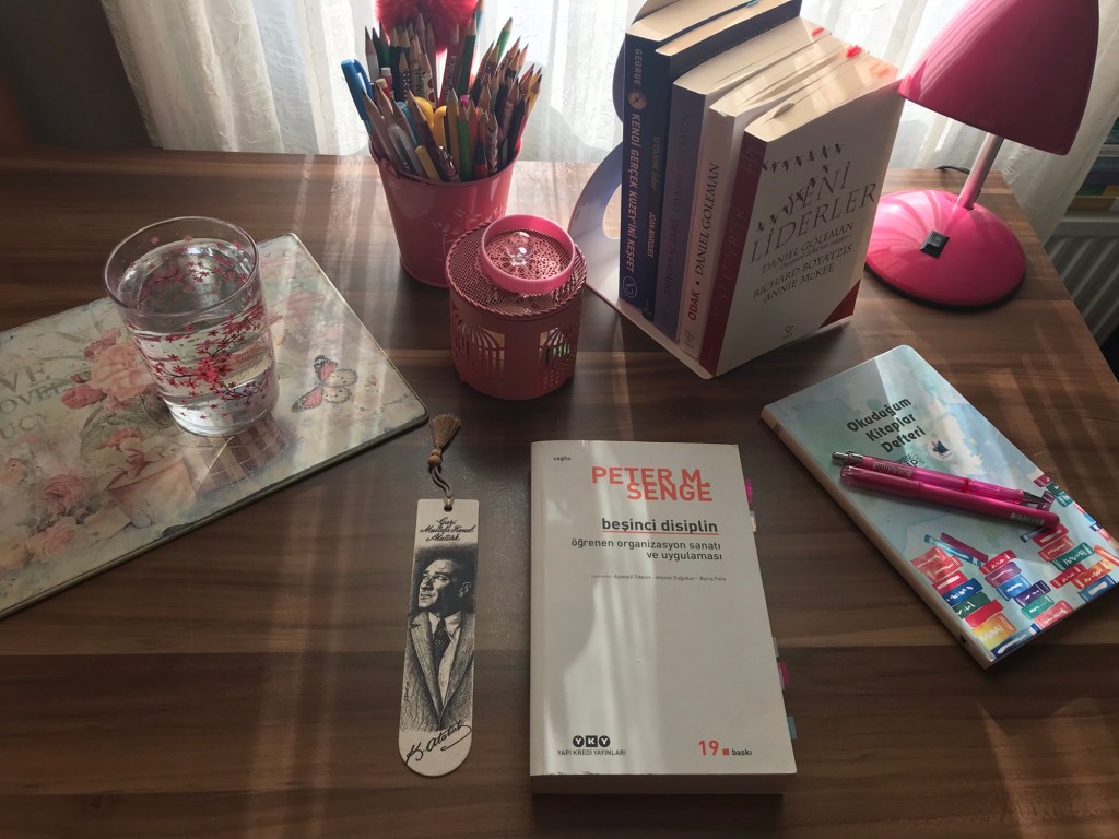 Beşinci Disiplin Öğrenen Organizasyon Sanatı ve Uygulaması, Peter M.&nbsp;Senge