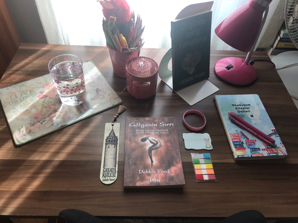 Gölgenin Sırrı: Kendi Yaşam Hikayene Sahip Çıkabilme Gücü, Debbie&nbsp;Ford