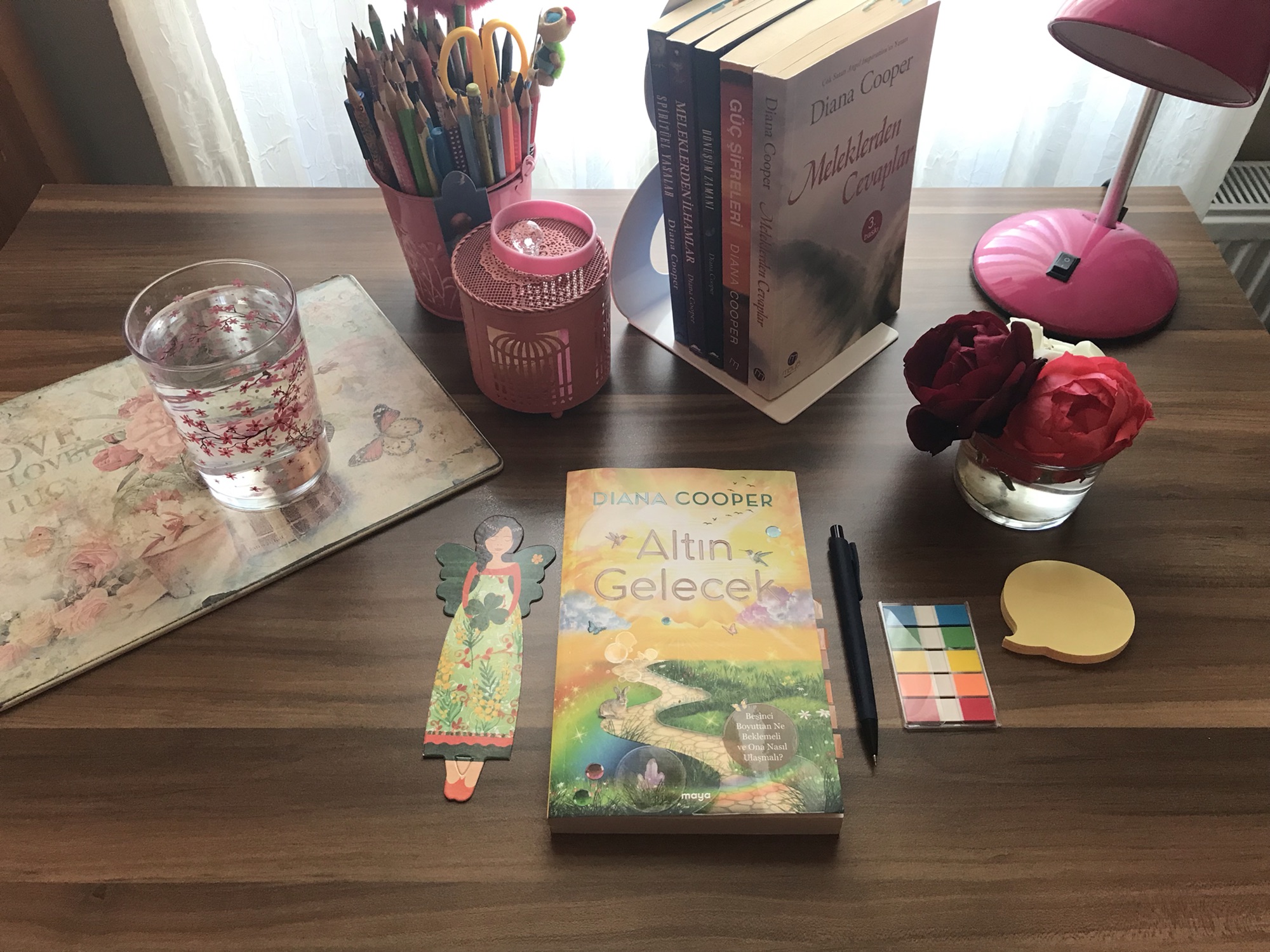 Altın Gelecek, Diana Cooper