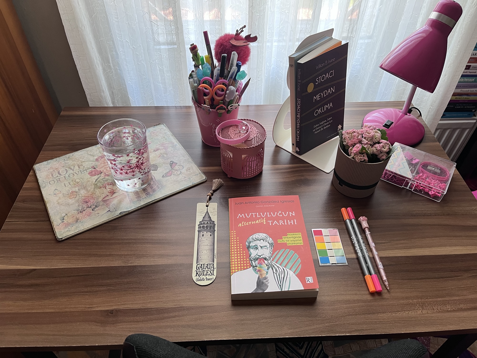 Mutluluğun Alternatif Tarihi, Juan Antonio Gonzales&nbsp;Iglesias